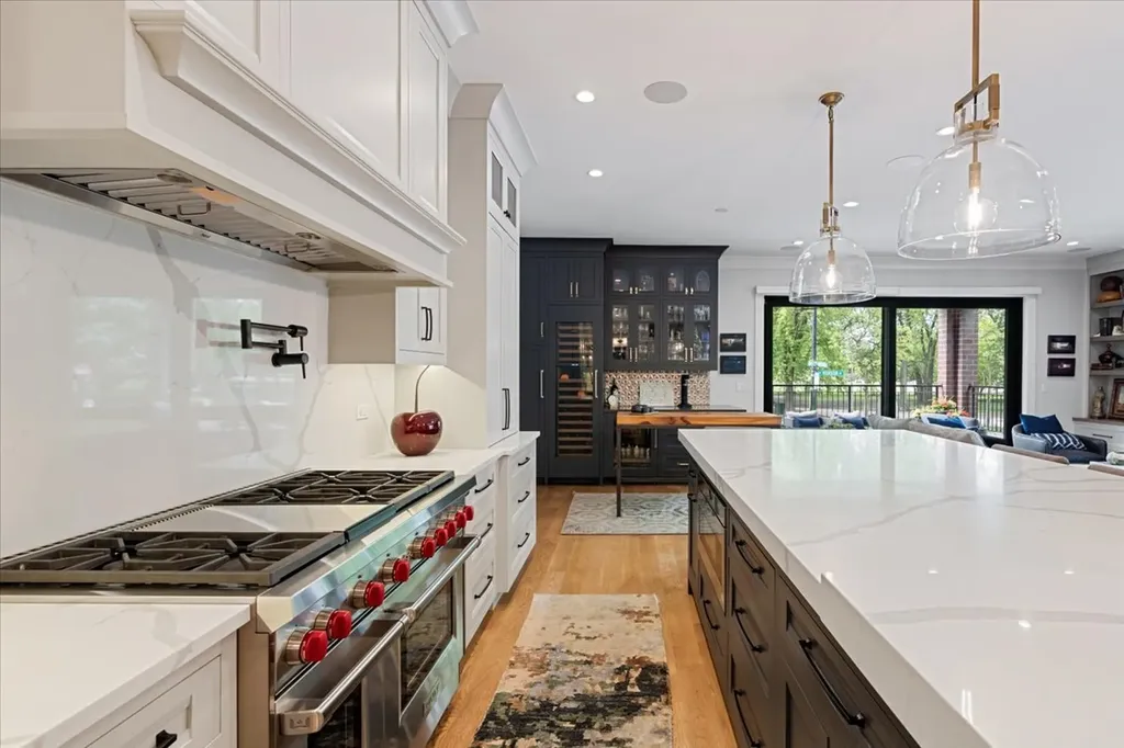 2207 North Orchard Street Chicago IL 60614
