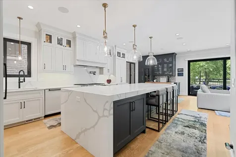 2207 North Orchard Street Chicago IL 60614
