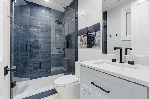 2207 North Orchard Street Chicago IL 60614