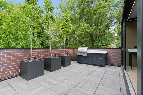 2207 North Orchard Street Chicago IL 60614