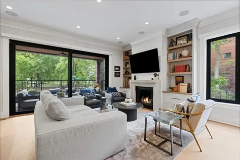 2207 North Orchard Street Chicago IL 60614