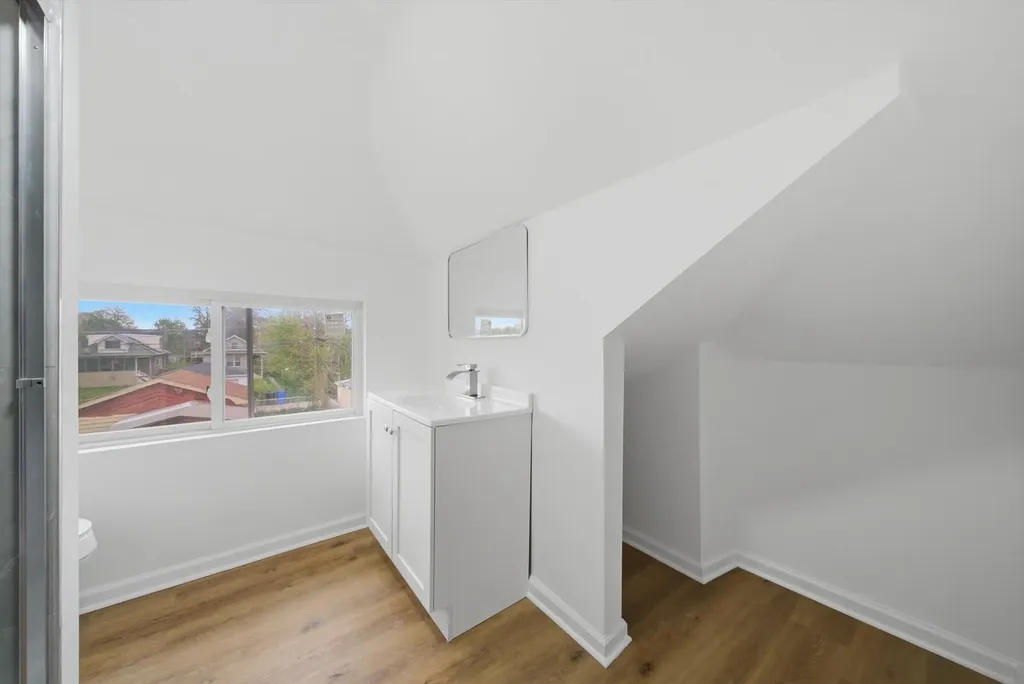 8533 South Rhodes Avenue Chicago IL 60619