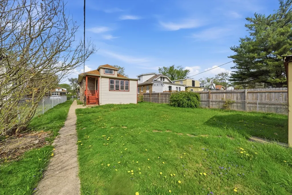 8533 South Rhodes Avenue Chicago IL 60619