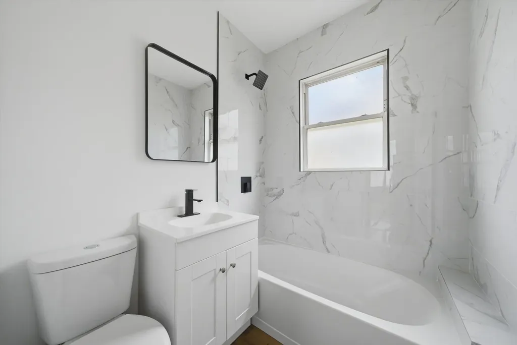 8533 South Rhodes Avenue Chicago IL 60619