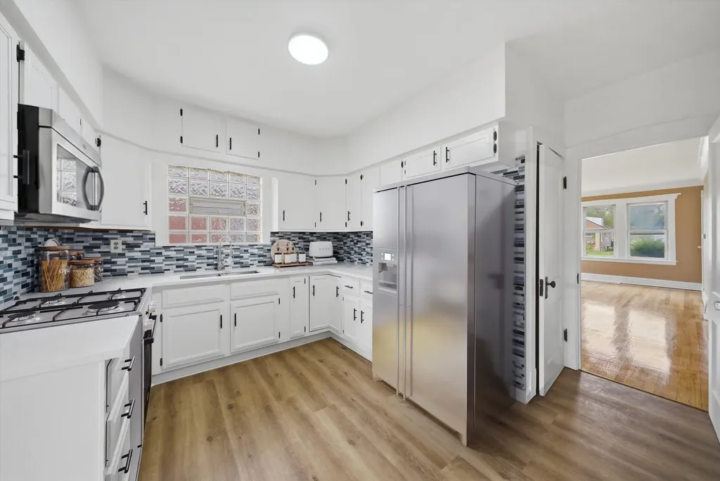 8533 South Rhodes Avenue Chicago IL 60619
