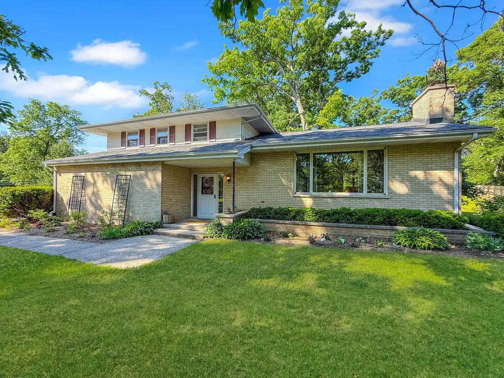 4705 Wild Cherry Road Crystal Lake IL 60012