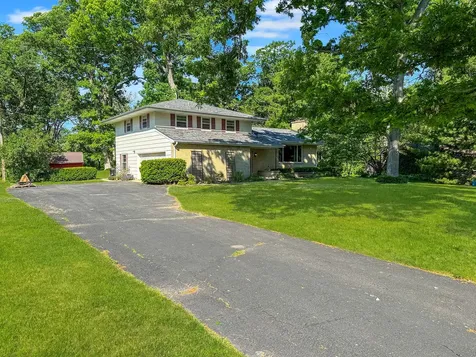 4705 Wild Cherry Road Crystal Lake IL 60012