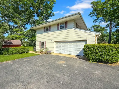 4705 Wild Cherry Road Crystal Lake IL 60012