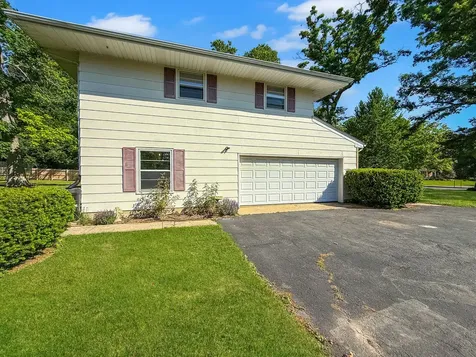 4705 Wild Cherry Road Crystal Lake IL 60012