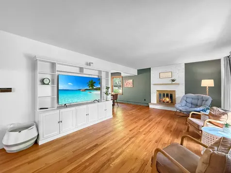 4705 Wild Cherry Road Crystal Lake IL 60012