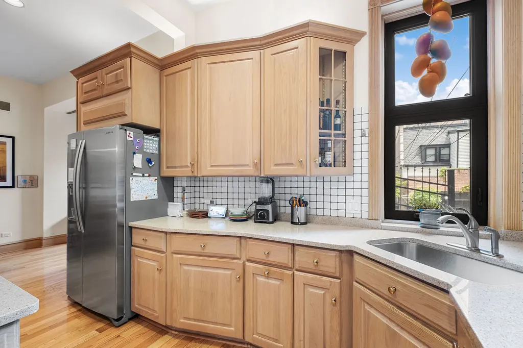 560 West Arlington Place Chicago IL 60614