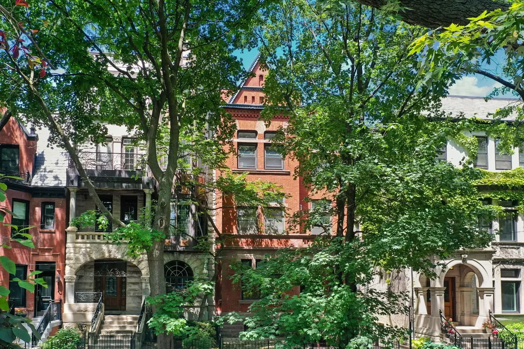 560 West Arlington Place Chicago IL 60614