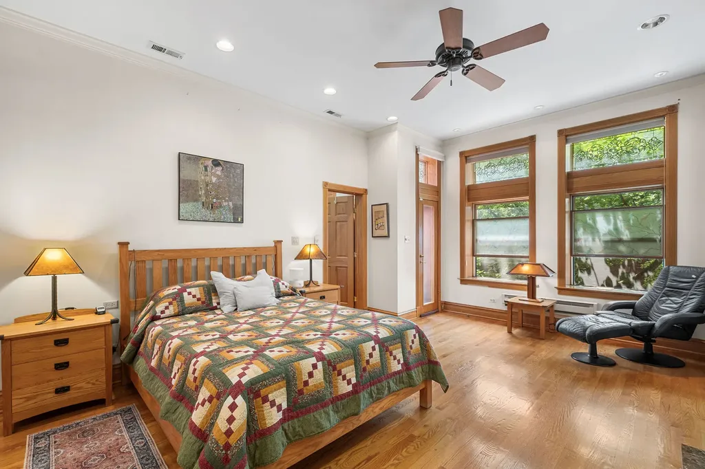 560 West Arlington Place Chicago IL 60614