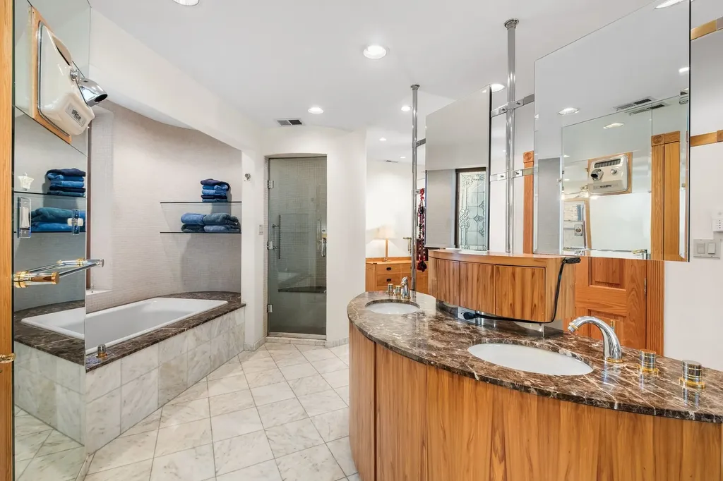 560 West Arlington Place Chicago IL 60614