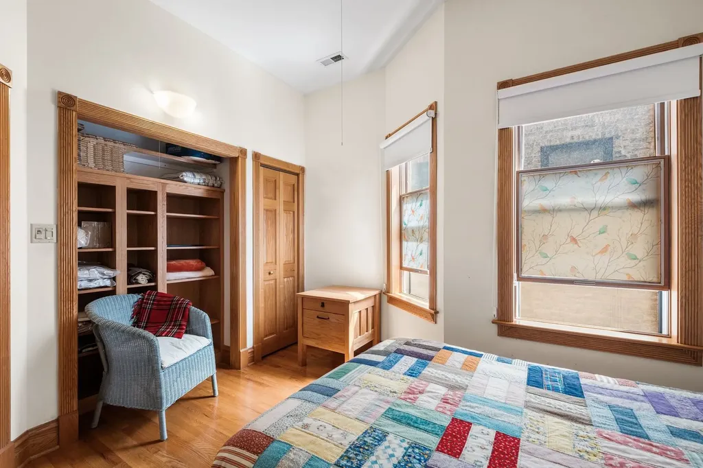560 West Arlington Place Chicago IL 60614
