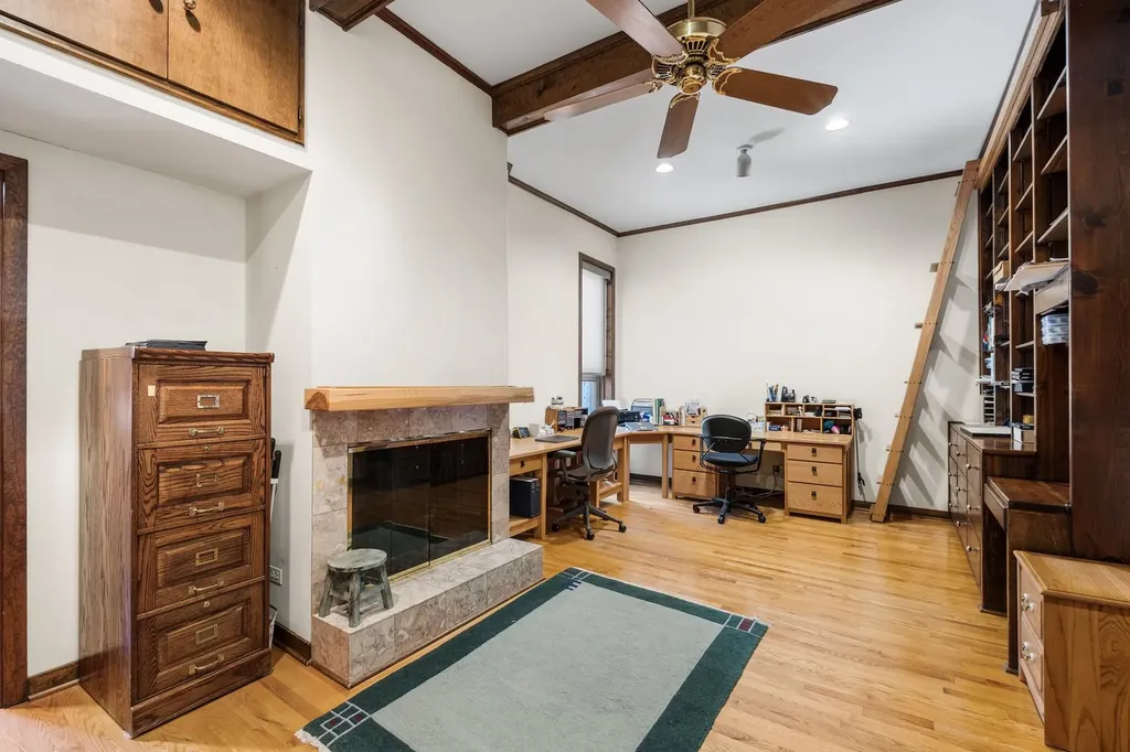 560 West Arlington Place Chicago IL 60614
