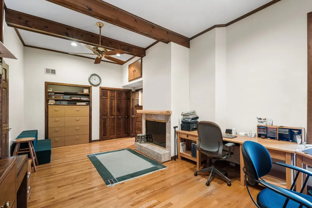 560 West Arlington Place Chicago IL 60614