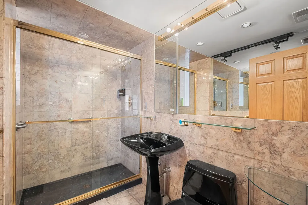 560 West Arlington Place Chicago IL 60614