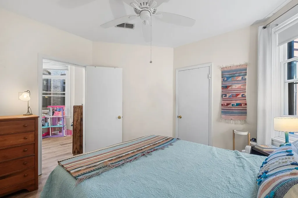 560 West Arlington Place Chicago IL 60614