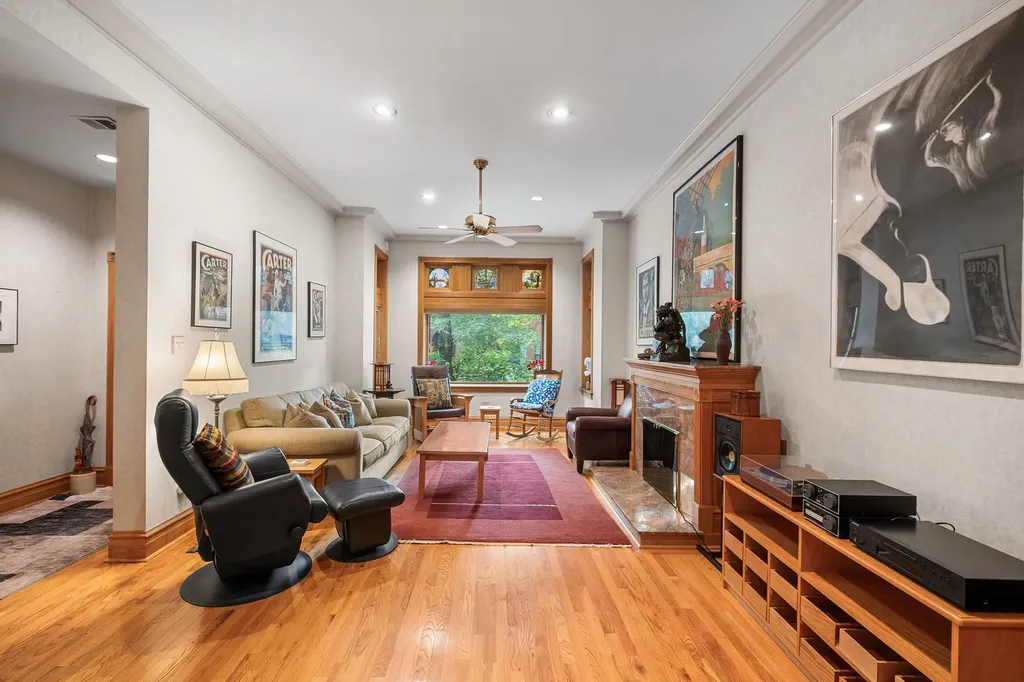 560 West Arlington Place Chicago IL 60614
