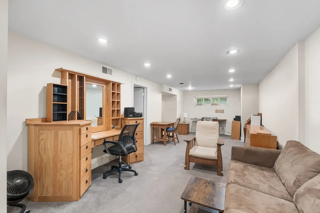 560 West Arlington Place Chicago IL 60614