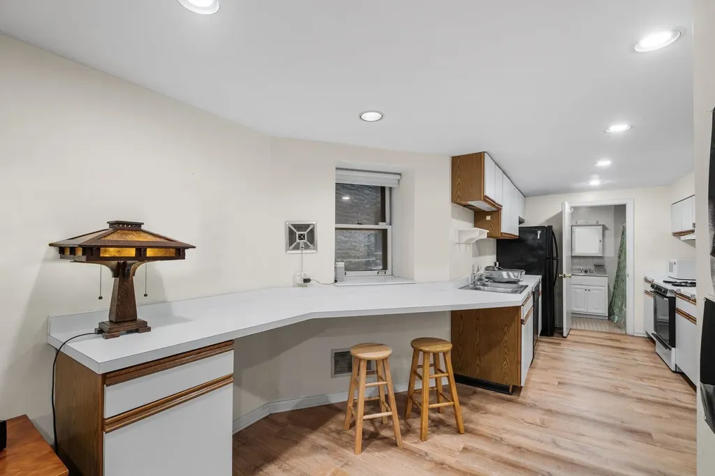 560 West Arlington Place Chicago IL 60614