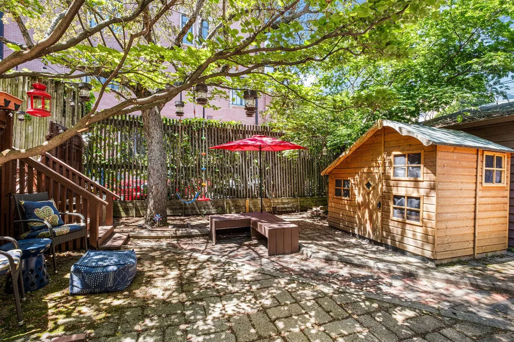 560 West Arlington Place Chicago IL 60614