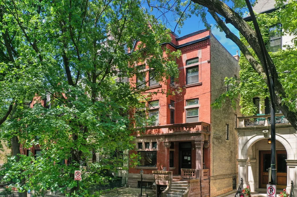 560 West Arlington Place Chicago IL 60614