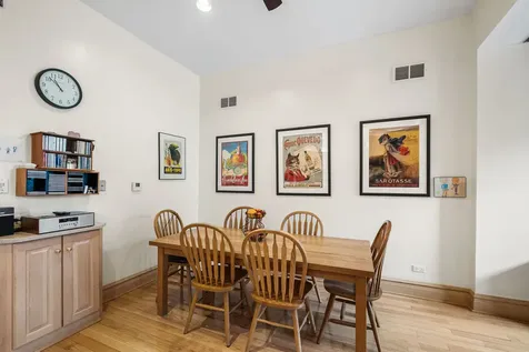560 West Arlington Place Chicago IL 60614