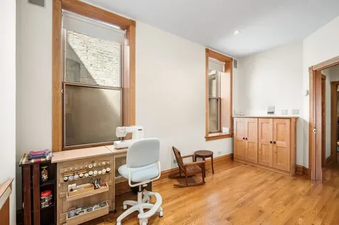 560 West Arlington Place Chicago IL 60614