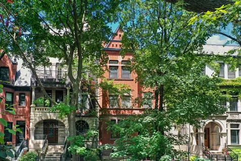 560 West Arlington Place Chicago IL 60614