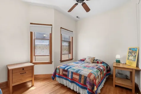560 West Arlington Place Chicago IL 60614