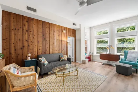 560 West Arlington Place Chicago IL 60614