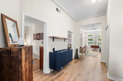 560 West Arlington Place Chicago IL 60614