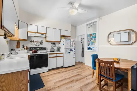 560 West Arlington Place Chicago IL 60614