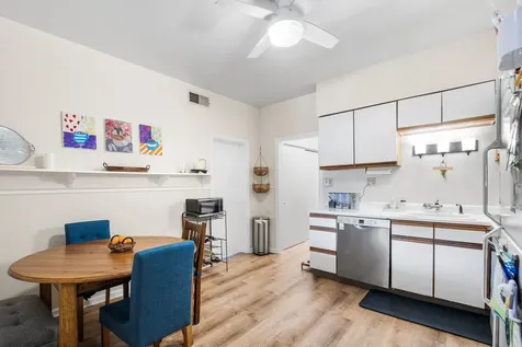 560 West Arlington Place Chicago IL 60614