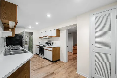 560 West Arlington Place Chicago IL 60614