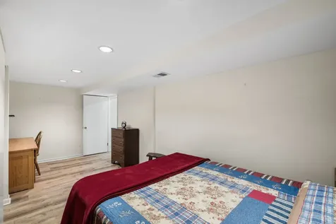 560 West Arlington Place Chicago IL 60614