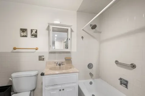 560 West Arlington Place Chicago IL 60614