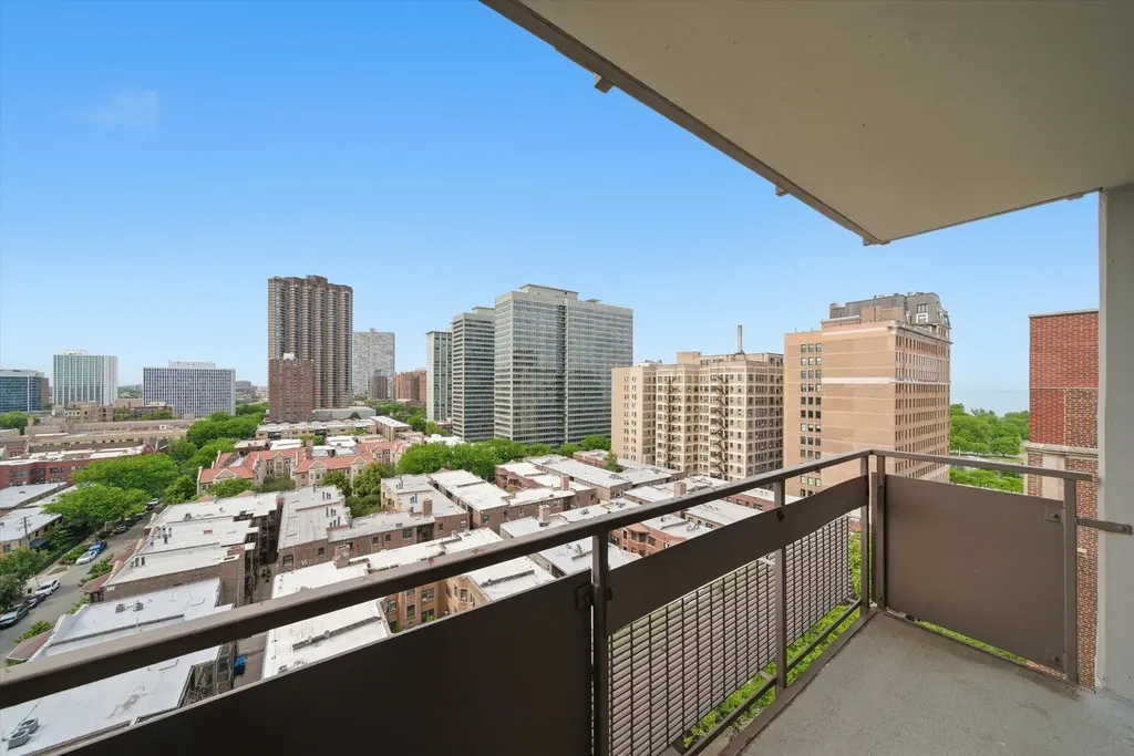 555 West Cornelia Avenue Chicago IL 60657