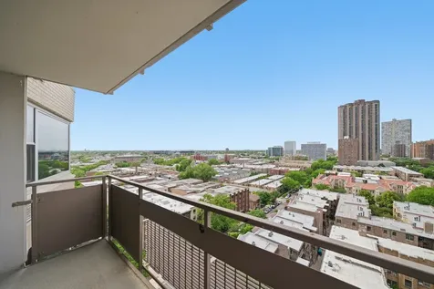 555 West Cornelia Avenue Chicago IL 60657