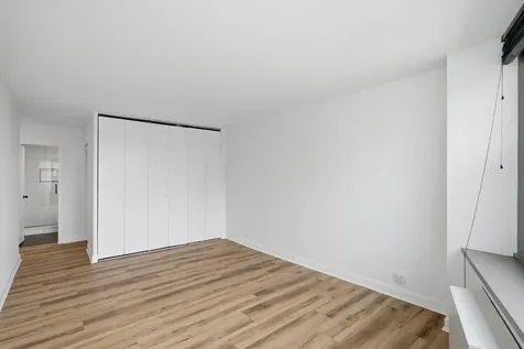 555 West Cornelia Avenue Chicago IL 60657