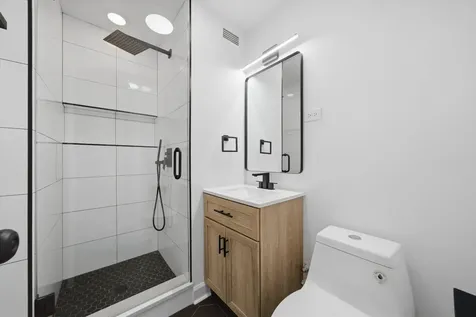 555 West Cornelia Avenue Chicago IL 60657