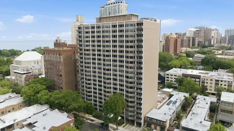 555 West Cornelia Avenue Chicago IL 60657