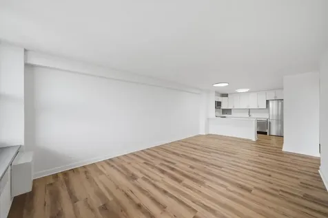 555 West Cornelia Avenue Chicago IL 60657