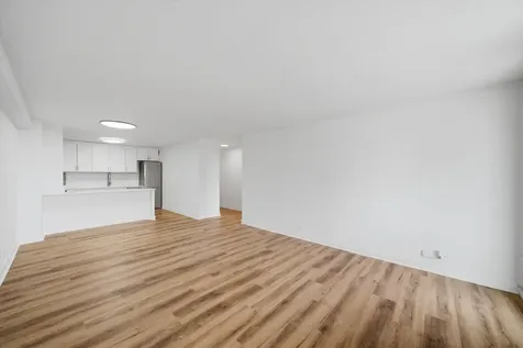555 West Cornelia Avenue Chicago IL 60657