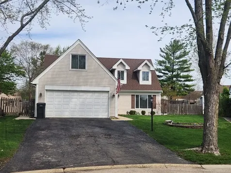 10 Ash Court Streamwood IL 60107