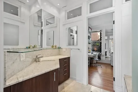 168 West Eugenie Street Chicago IL 60614