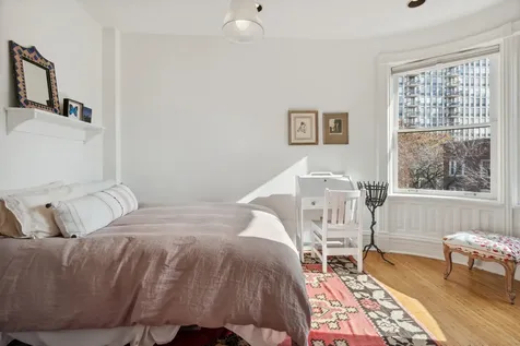 168 West Eugenie Street Chicago IL 60614