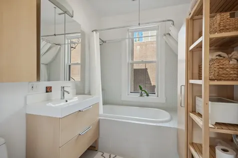 168 West Eugenie Street Chicago IL 60614